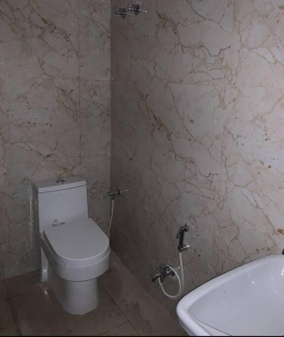 בהופאל Furnished Villa Near Airport, Away From City מראה חיצוני תמונה
